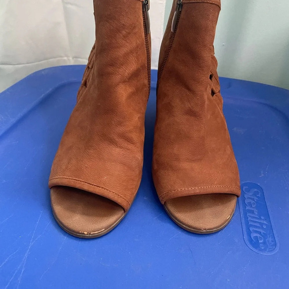 Franco Sarto Cute Cut-Out Peep Toe Booties Marty whiskey Brown size 9 - Picture 3 of 12